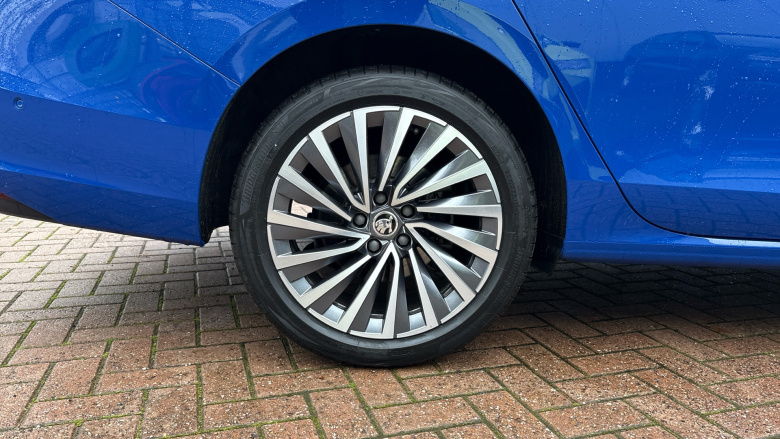 Skoda Superb 2.0 TDI 193 Laurin + Klement 4X4 5dr DSG Diesel Estate